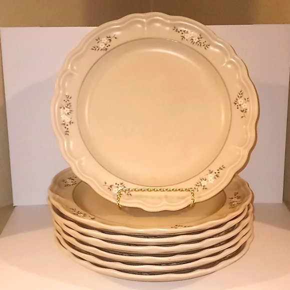 VTG- Pfaltzgraff Silver Heirloom 8 Dinner Plates - Picture 9 of 10